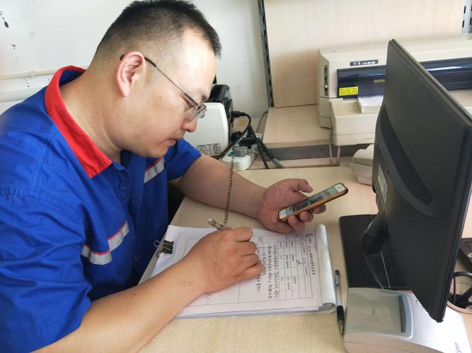 新手必看高爾夫握把正確握法